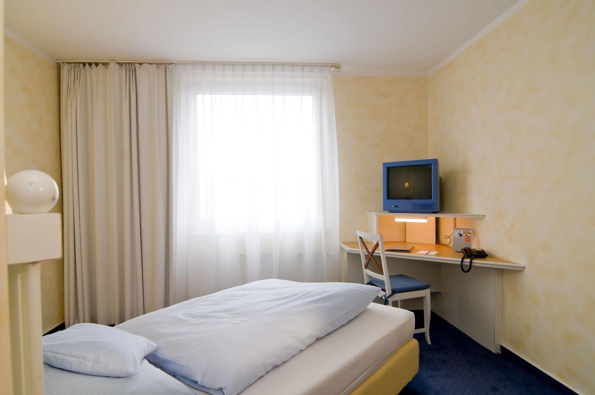Dormero Hotel Hannover-Langenhagen Airport מראה חיצוני תמונה